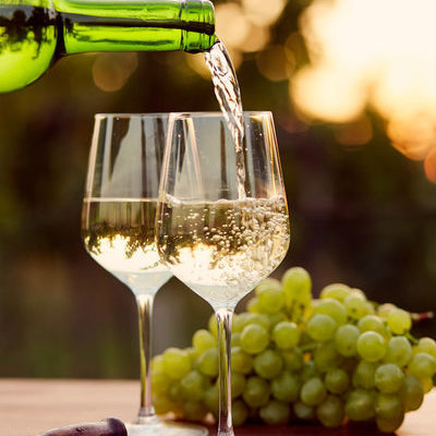 White wine is a type of wine made from white grapes fermented without the skin.